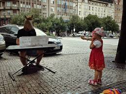 I just downloaded this picture from Google, but I'm pretty sure it's the same guy